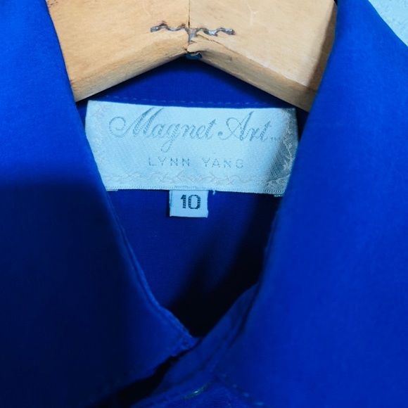 Magnet art royal blue button down short sleeve top - Picture 4 of 5